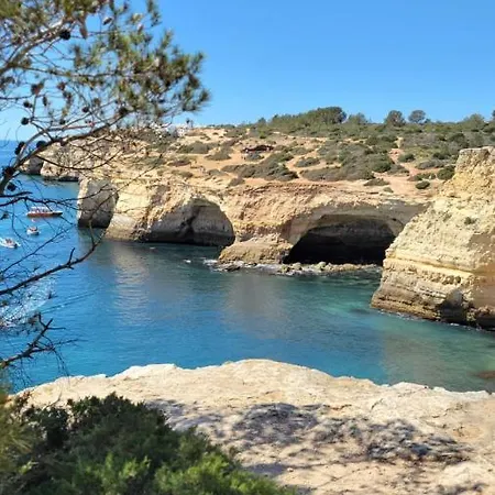 Апартаменты Dans Les Nuages *